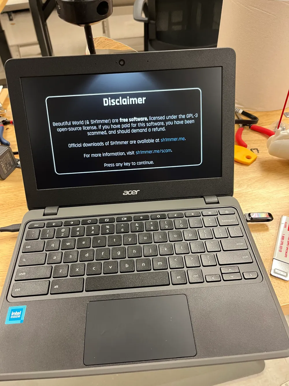 The Chromebook booted into SH1MMER